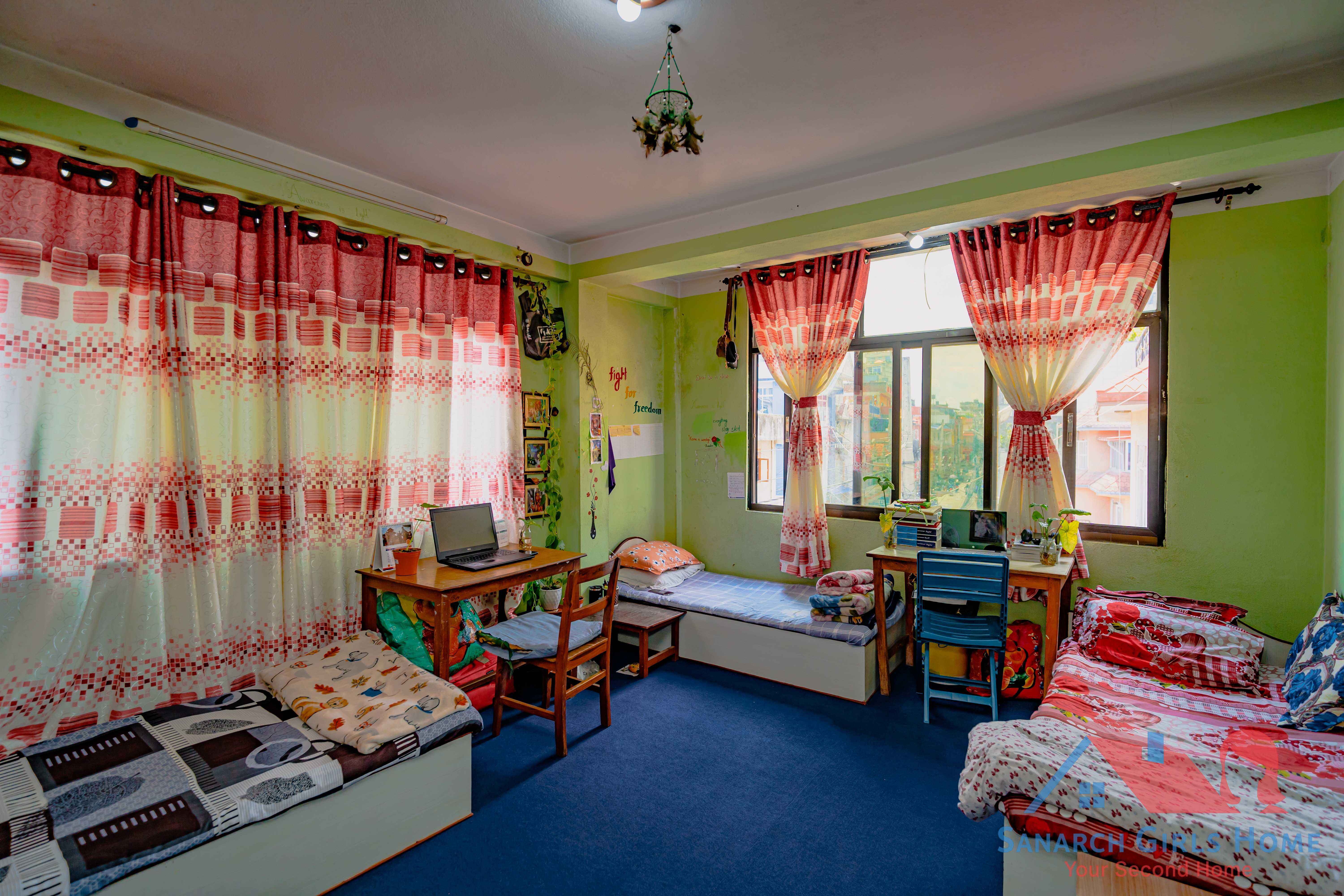Three Seater Room image